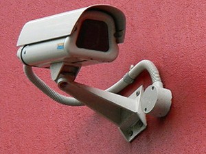 surveillance-2-1540939-639x852